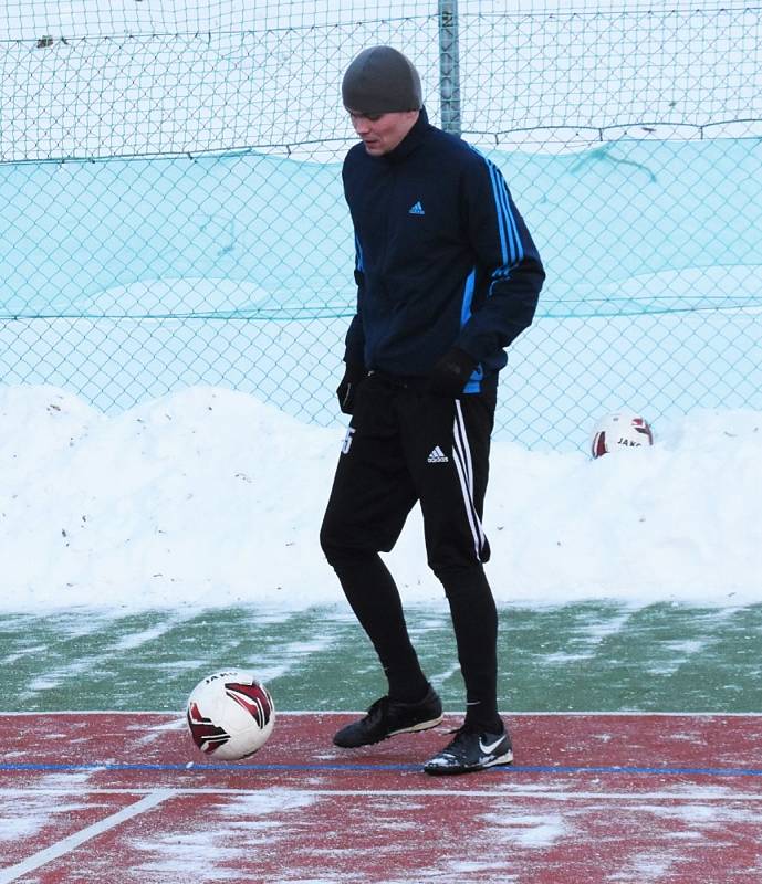 Fotbalisté Junioru Strakonice tráví zimní soustředění ve Lhotě nad Rohanovem.