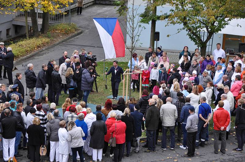 Slavnostní zasazení pamětní lípy ke 100 letům Československa se uskutečnilo ve čtvrtek 25. října.