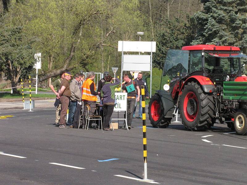 Nová plocha nádvoří umožnila soutěžní prvky umístit tentokrát jinak než v předchozích letech. Trať byla technicky náročnější a pořádně některé závodníky potrápila.