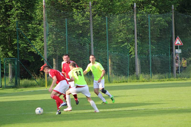 Fotbalová I.B třída: Strunkovice - Stachy 1:2.