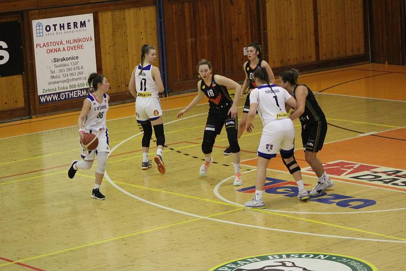 Basketbalová ŽBL: BK Strakonice - Žabiny Brno 40:83.