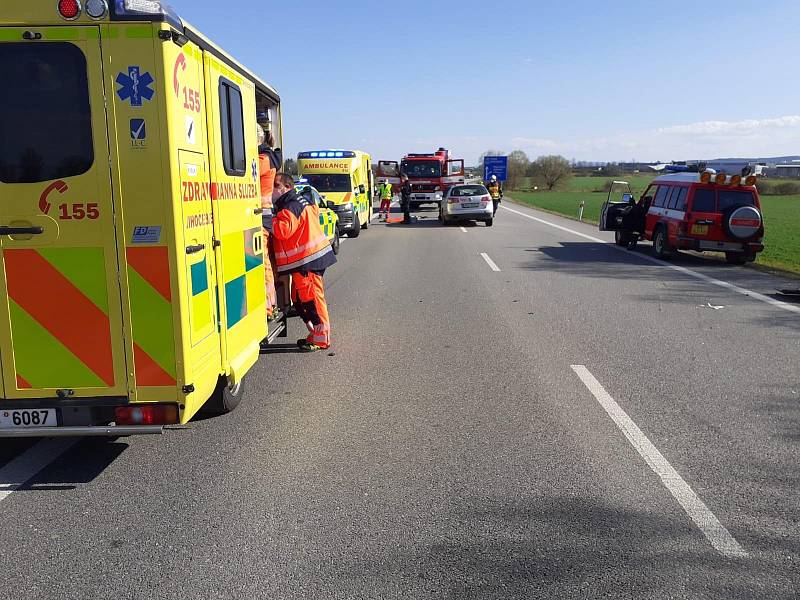 Střet osobního auta s cisternou u Vodňan.