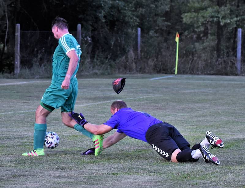 Předkolo Jč. poháru fotbalistů: Lom u Blatné - Mladá Vožice 2:3 (2:2). Foto: Jan Škrle