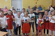 Děti z Mateřské školy A.B. Svojsíka Strakonice potěšily seniory.