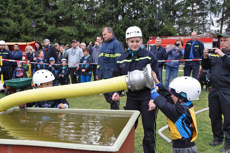 Na Křemelce ve Strakonicích se v sobotu 4. května uskutečnil již dvanáctý ročník soutěže kolektivů mladých hasičů Otavský Plamínek.