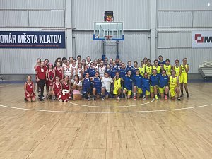 Basketbalistky BK Strakonice U13 se představily na turnaji v Klatovech. 