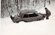 „Zima v létech 1974-1975, kdy jsem si s kamarádem Jardou pořídili svá první auta,“ napsal nám do Deníku Ladislav Chroboczek
