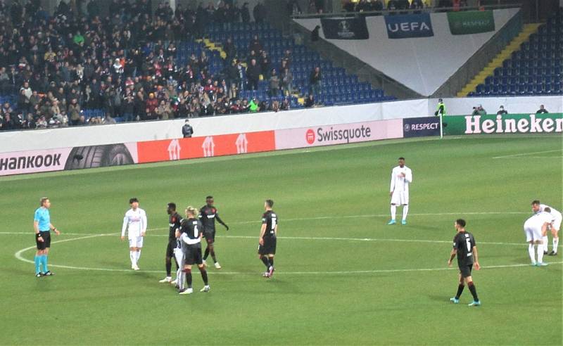 Strakoničtí Slávisté byli u postupu svého týmu do čtvrtfinále Konferenční ligy.