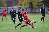 Fotbalisté volyňského béčka (černé dresy) postoupili do okresního přeboru.