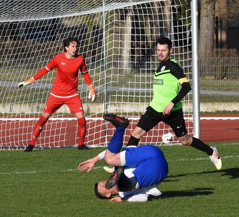 Fotbalový KP: Junior Strakonice - Rudolfov 1:2 (1:2).