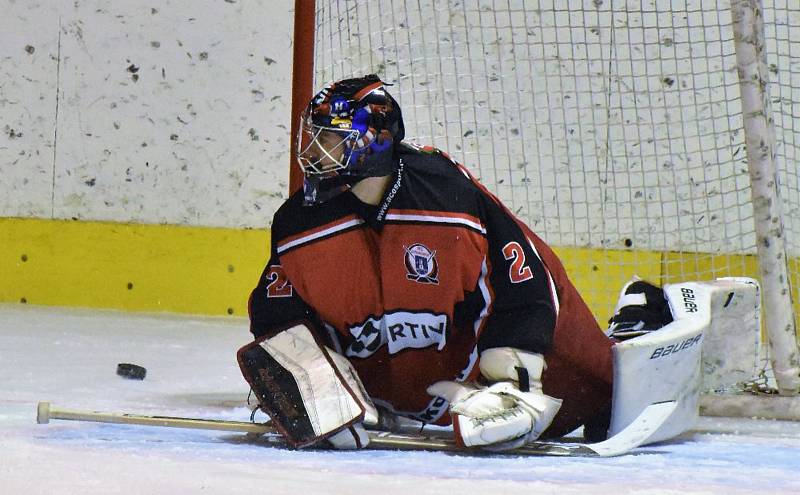 Semifinále play off hokejistů: HC Strakonice - J. Hradec 2:3 po prodloužení.