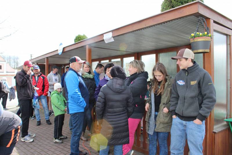 Nedělní odpoledne bylo v Mačkově u Blatné ve znamení již tradičního jarního běhu „ od kapličky ke kapličce.“