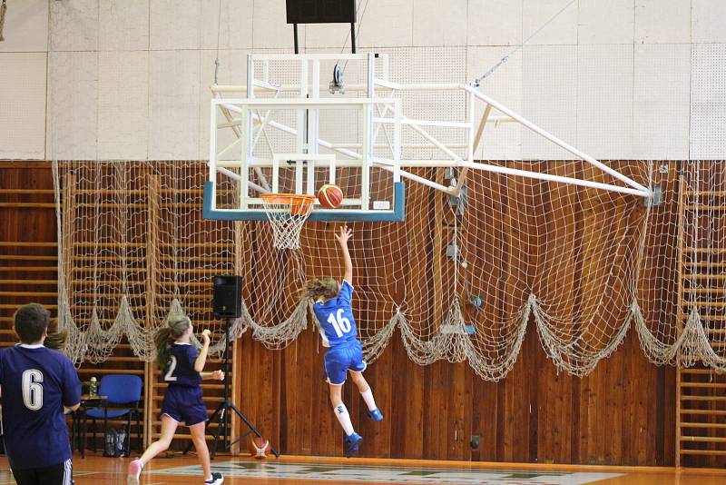 Superfinále zakončilo ročník Školské ligy v basketbale.