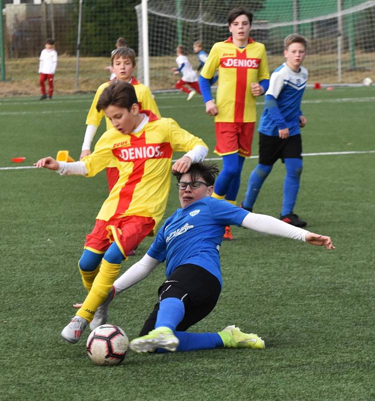 Žáci Junioru Strakonice se v přípravě utkali s fotbalisty FC MAS Táborsko.