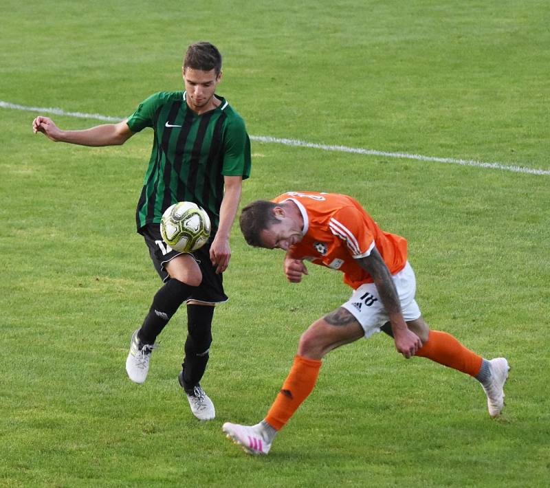 Fotbalová divize: Rokycany - Katovice 1:0.