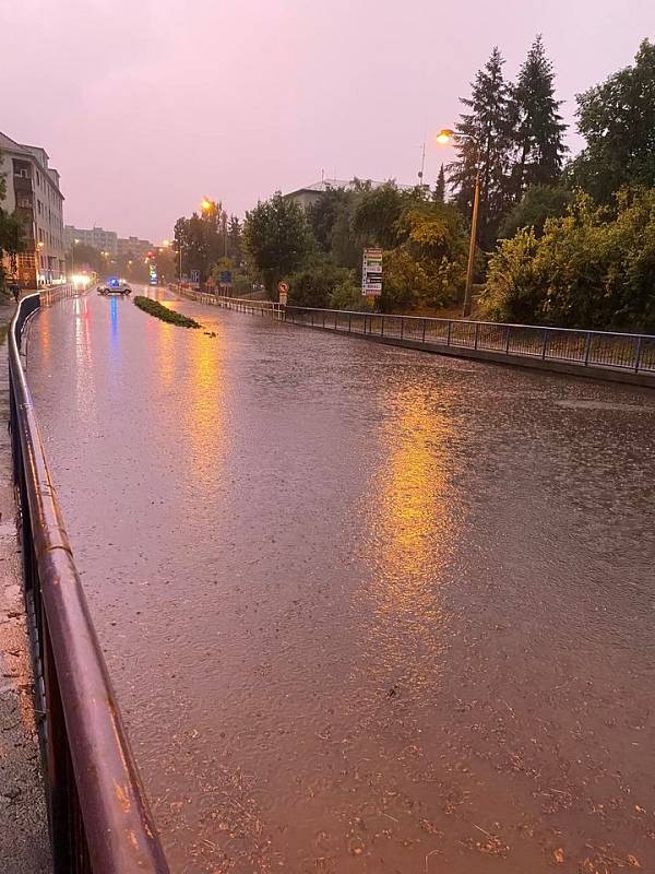 Situace ve Strakonicích po páteční bouřce.