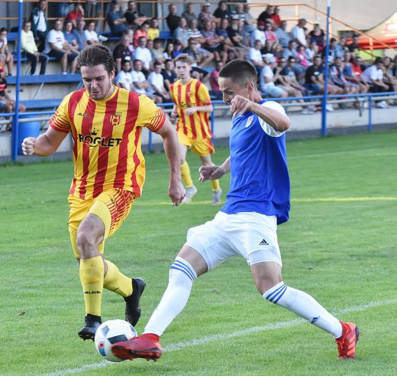 Fotbalový krajský přebor: Junior Strakonice - Třeboň 2:1.