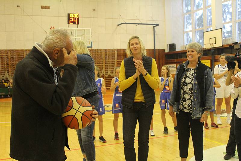 Křest Zlaté knihy strakonického basketbalu.