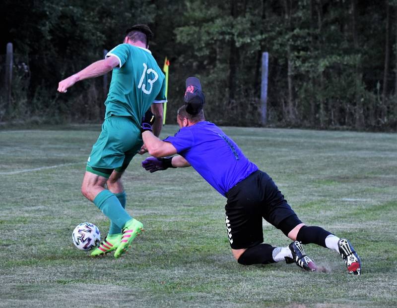 Předkolo Jč. poháru fotbalistů: Lom u Blatné - Mladá Vožice 2:3 (2:2). Foto: Jan Škrle