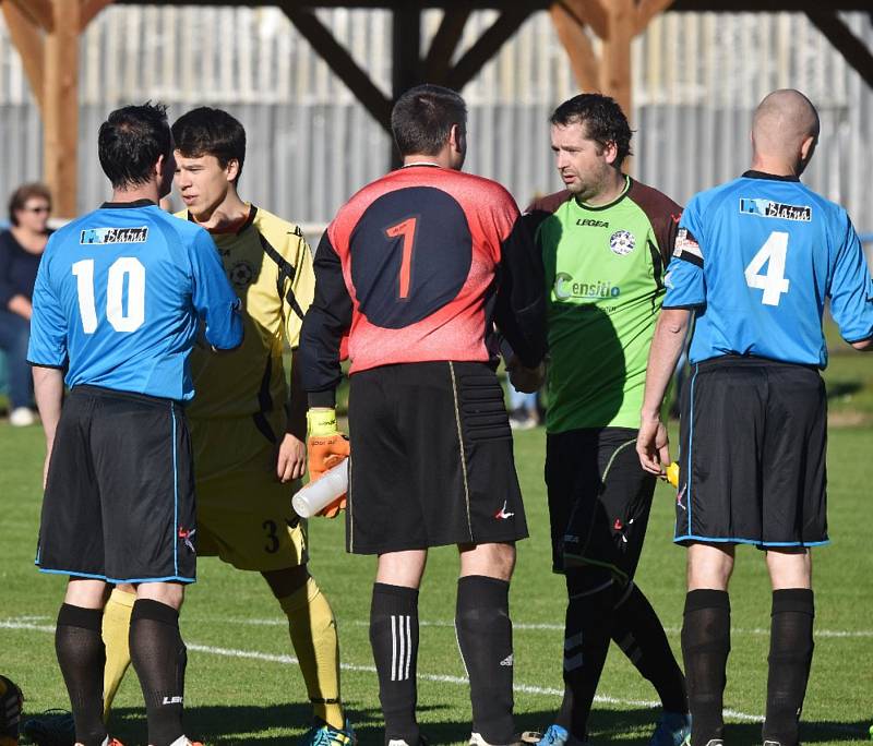 Malenice venku porazily béčko Katovic 2:1 a jsou v čele okresního přeboru.