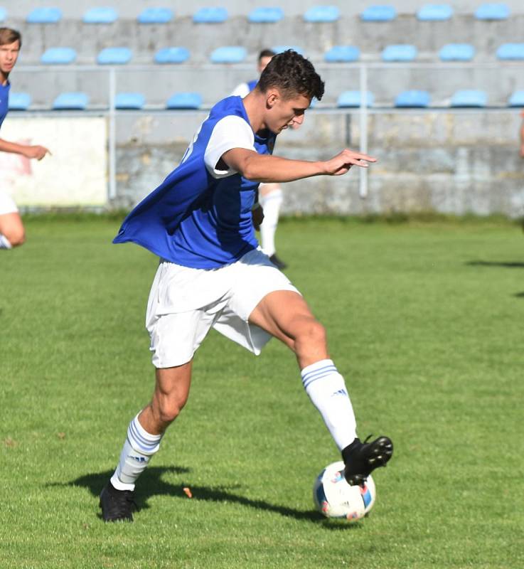 Fotbalový krajský přebor: Junior Strakonice - Třeboň 2:1.