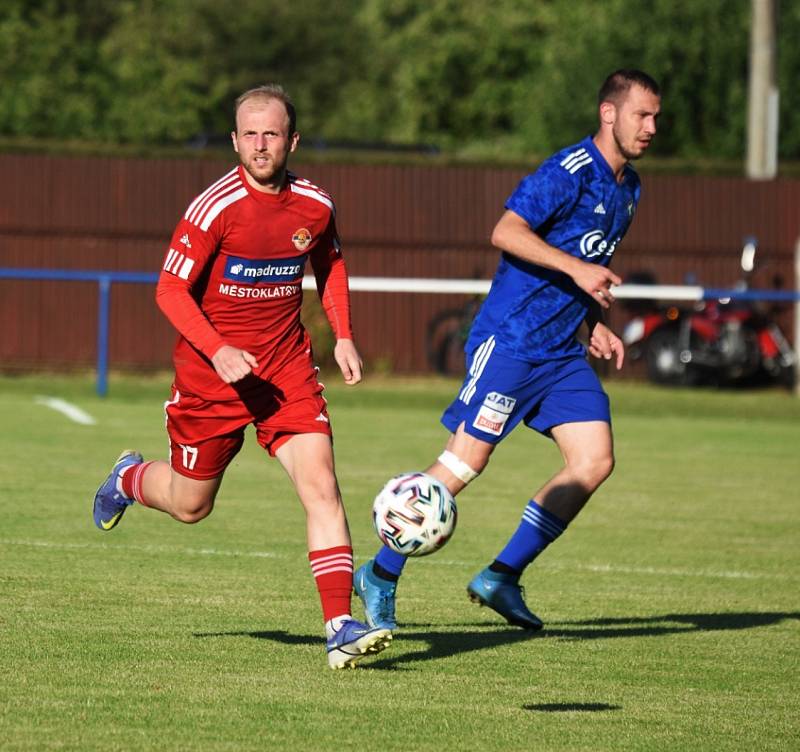 Fotbalová divize: Klatovy - Katovice 2:2 (1:1).