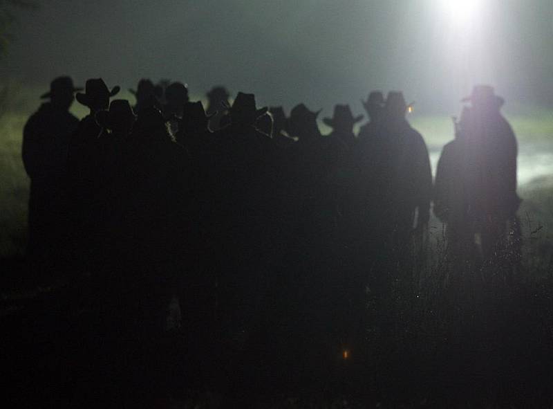 Organizátoři festivalu Stodola Michala Tučného byli krátce před půlnocí nuceni vyhlásit evakuaci. Anonym telefonicky nahlásil, že je v hoštickém areálu pět bomb.