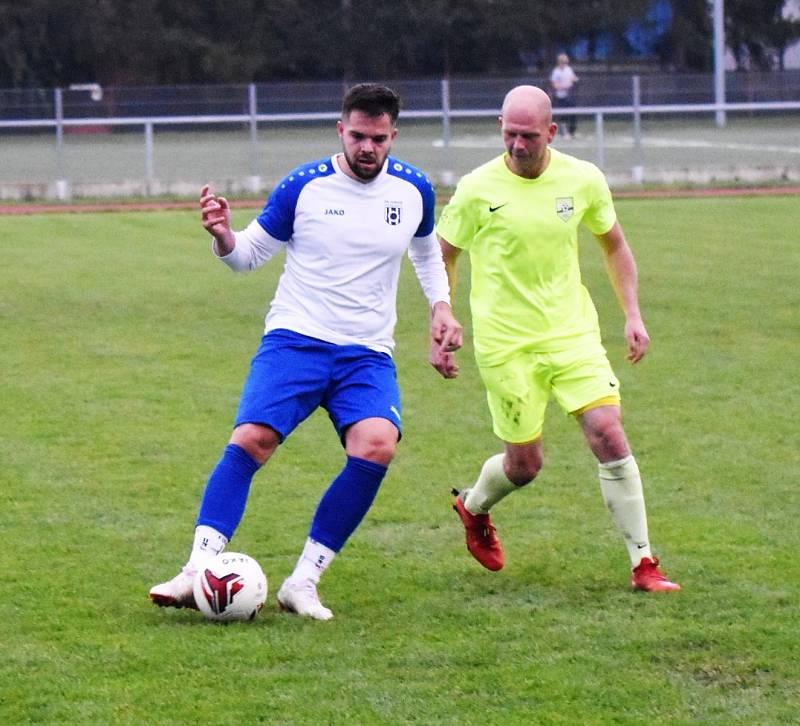 Fotbalový KP: Junior Strakonice - TJ Osek 1:1 (0:0).