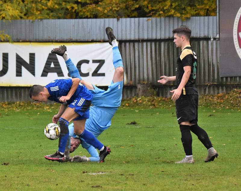 Fotbalvá divize: Otava Katovice - Slavoj Český Krumlov 2:1 (1:0).