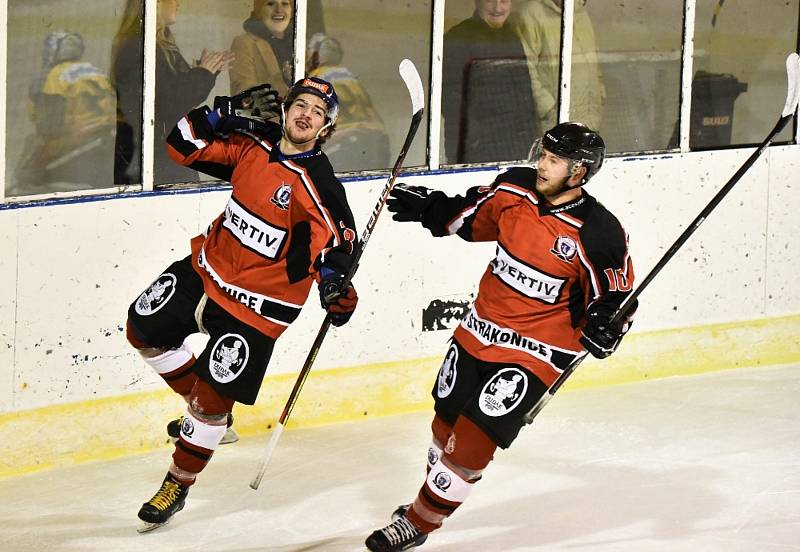 Předehrávka hokejové KL: HC Strakonice - TJ Božetice 6:1 (3:0, 2:0, 1:1).