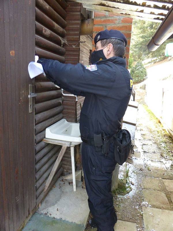 Volyňští policisté kontrolovali chatové oblasti.