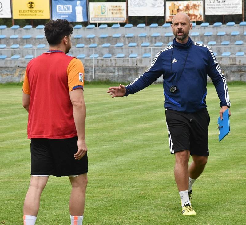 Junior odstartoval přípravu na novou sezonu. Trénink vedl sportovní manažer Tomáš Čakrt, který zaskakoval za trenéra Luďka Cimrhanzla.