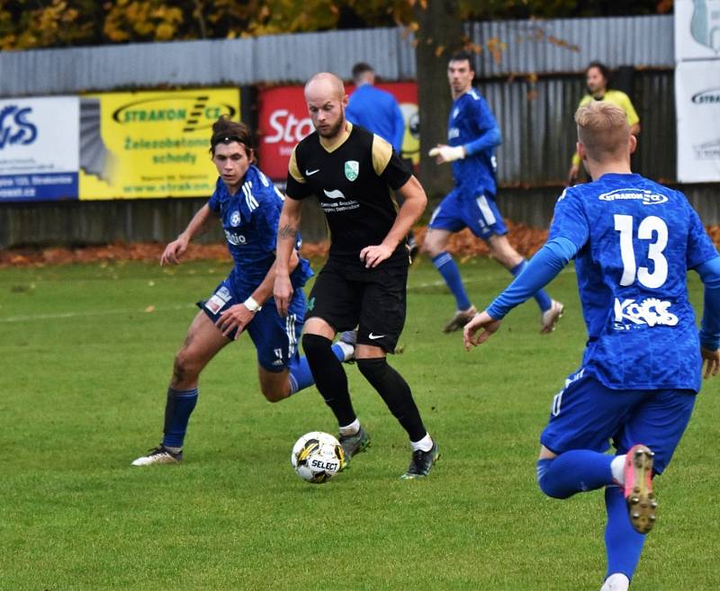 Fotbalvá divize: Otava Katovice - Slavoj Český Krumlov 2:1 (1:0).