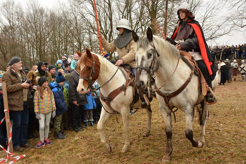 Akce se zúčastnilo 150 bojovníků, osm koní a tři a půl tisíce diváků.