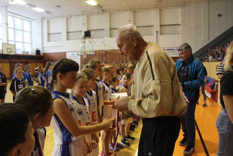 Superfinále zakončilo ročník Školské ligy v basketbale.