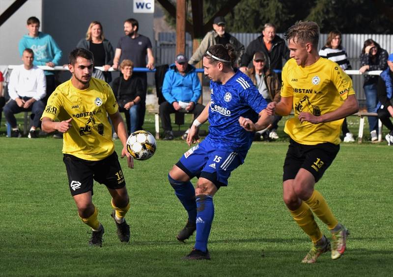 Fotbalová divize: Otava Katovice - Viktoria Mariánské Lázně 5:1 (1:0).