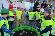 Obrazem: Na náměstí Svobody ve Vodňanech se v úterý 17. dubna konala celodenní akce z názvem Den země určená nejen dětem. Zúčastnili se předškoláci a žáci z okolních škol.