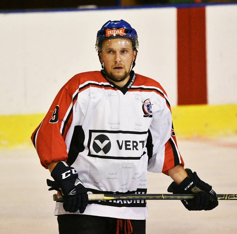 O pohár ředitele pivovaru Dudák: HC Strakonice - HC Radomyšl 2:1.