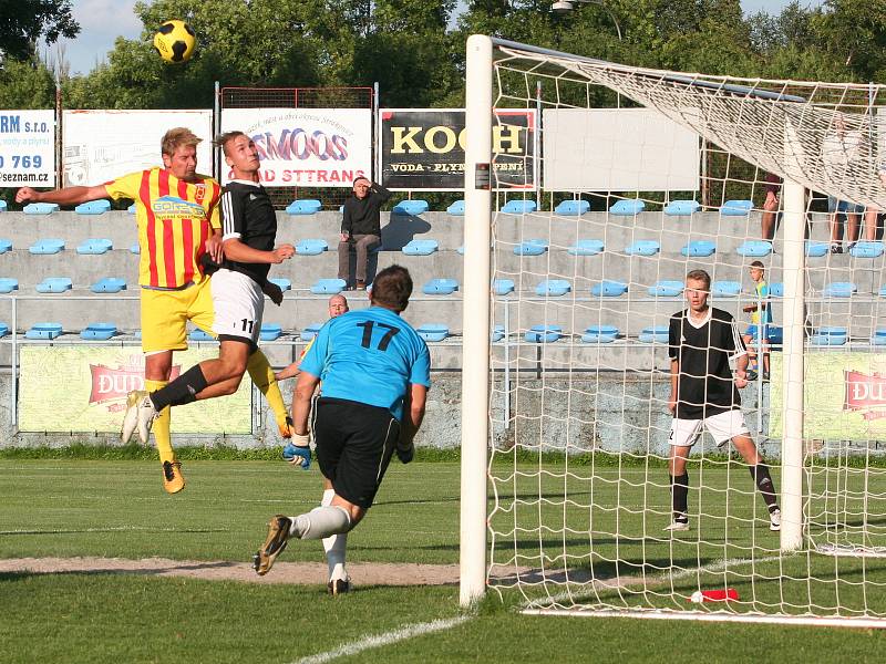 Jan Zušťák hattrickem zařídil výhru Junioru Strakonice nad Lokomotivou České Budějovice 3:1.