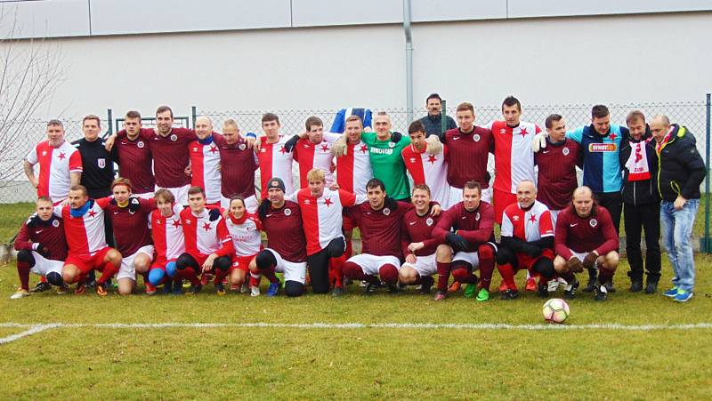 Odbočka přátel Slavia Praha ze Strakonic pořádala ve středu 26. prosince Na Křemelce sportovní odpoledne.