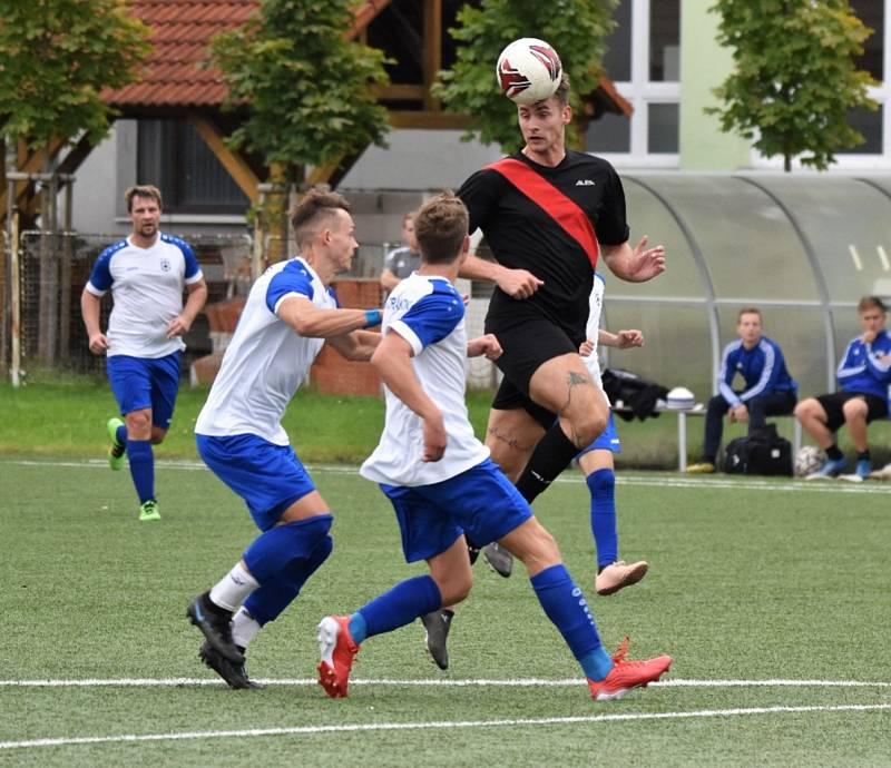 Fotbalový KP: Junior Strakonice - AL-KO Semice 2:2 (0:1).