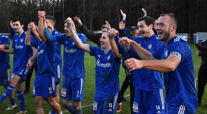 Fotbalová divize: Katovice - Hořovice 1:0 (0:0).