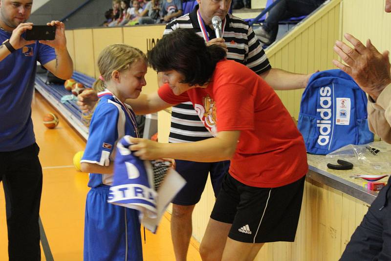 Superfinále zakončilo ročník Školské ligy v basketbale.