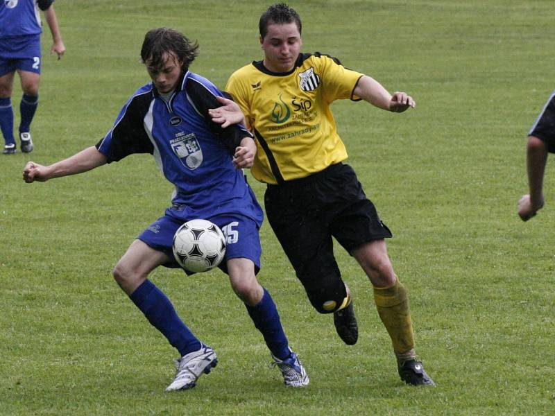 Derby 23. kola okresního přeboru Pracejovice - Dražejov skončilo lépe pro hostující tým, který vyhrál 2:0.