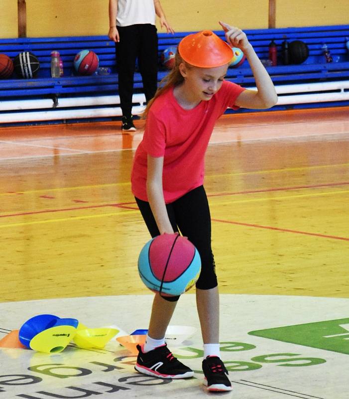 Nejmenší baskeťačky ze Strakonic vyrazily ve středu na soustředění.