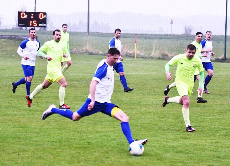 Fotbalový KP: Osek - Junior Strakonice 2:1 (2:0).