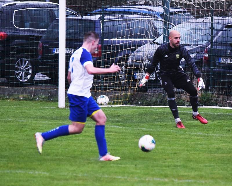 Fotbalový KP: Osek - Junior Strakonice 2:1 (2:0).