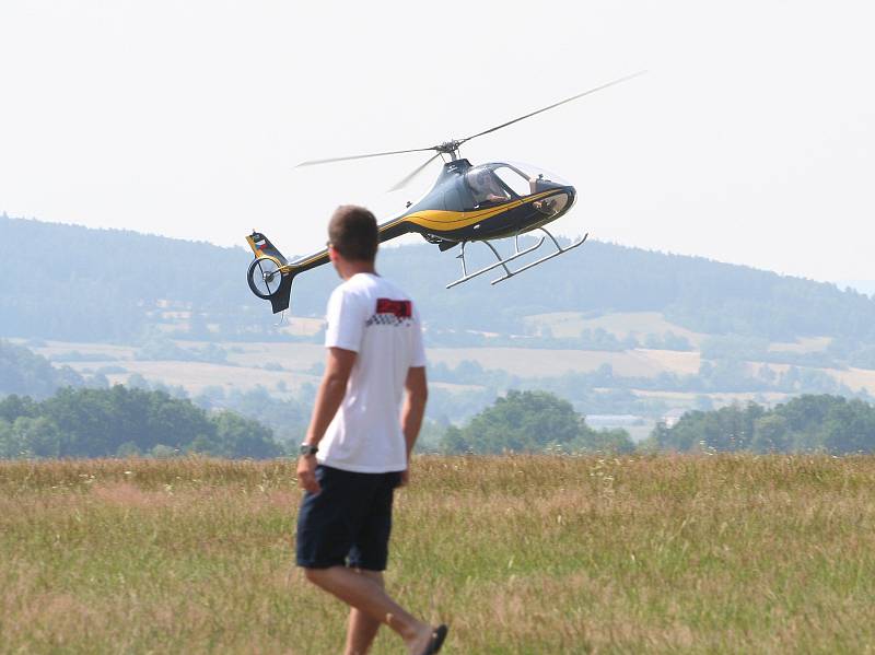 Strakonické letiště patřilo ve čtvrtek dopoledne dětem.