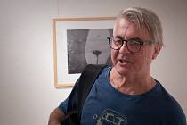 Hlavní hvězdou letošního Blatenského fotofestu je Miro Švolík, který vystaví v Městském muzeu Blatná své ikonické práce z osmdesátých let dvacátého století spolu s díly z doby nedávno minulé.
