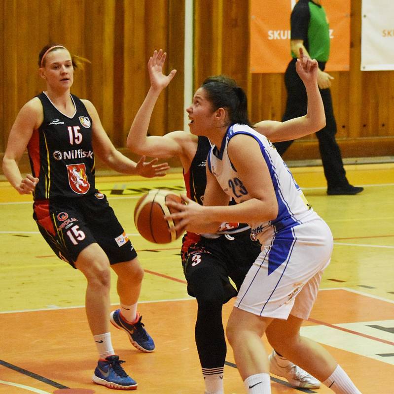 Strakonice - Hradec Králové 69:100